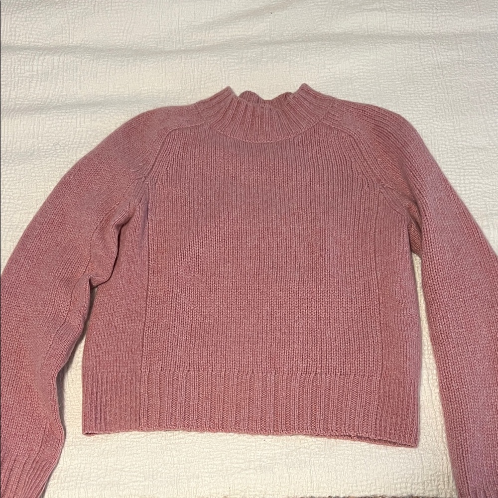 Vince 100% cashmere pink sweater